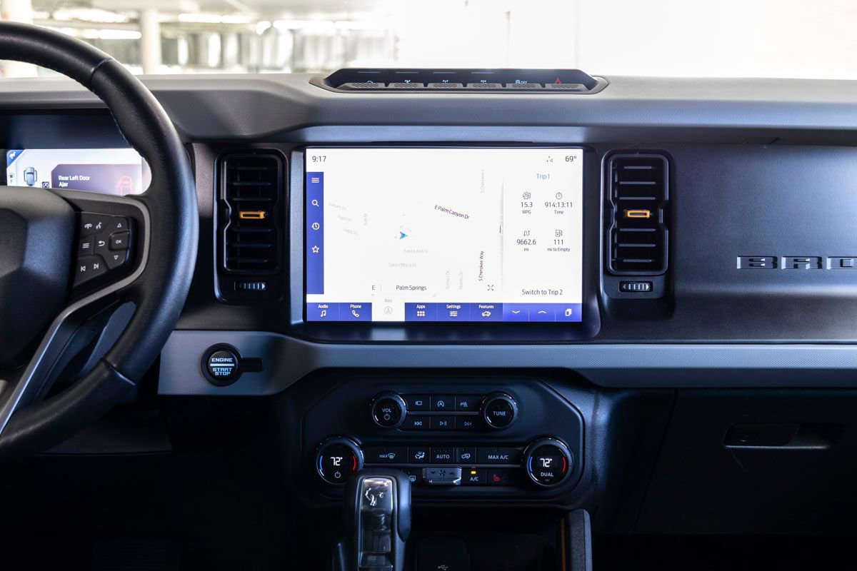 Used 2023 Ford Bronco Badlands image 15