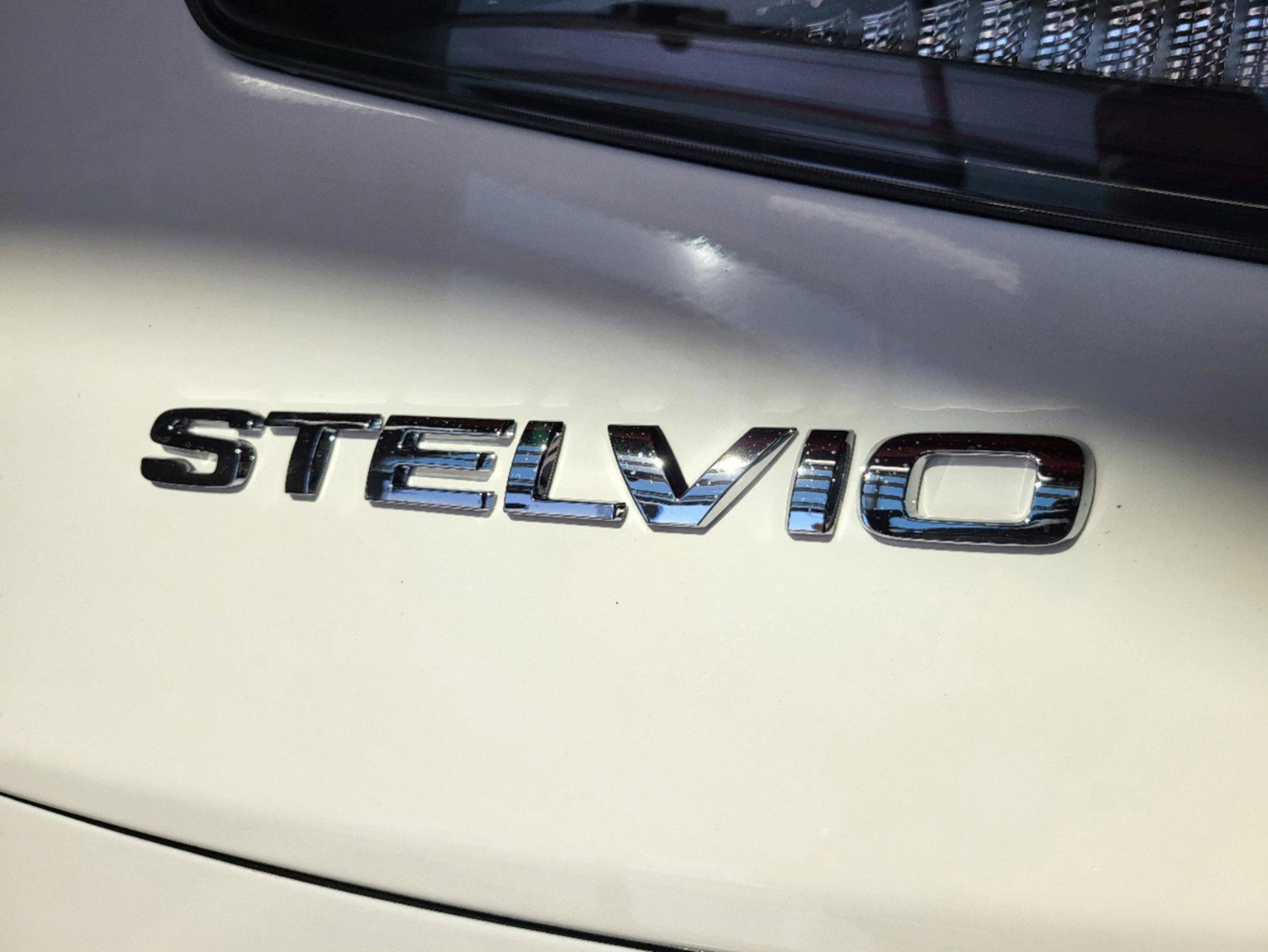 New 2025 Alfa Romeo Stelvio Sprint image 10