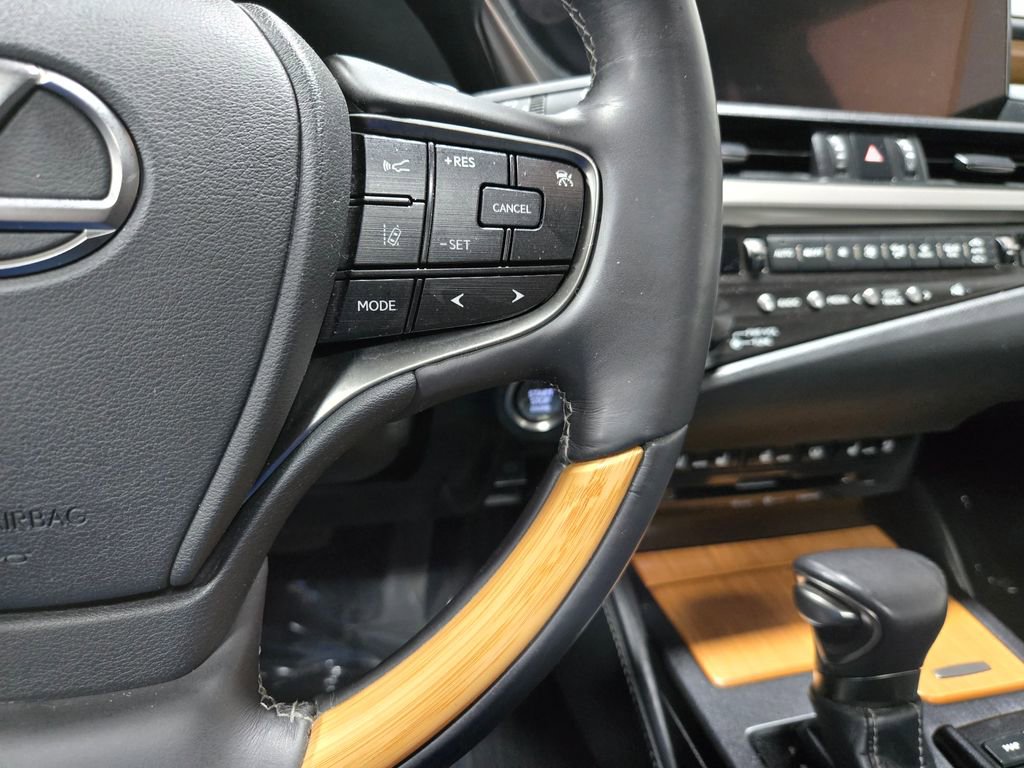 Used 2019 Lexus ES 350 Luxury w/ Accessory Package 2 image 16