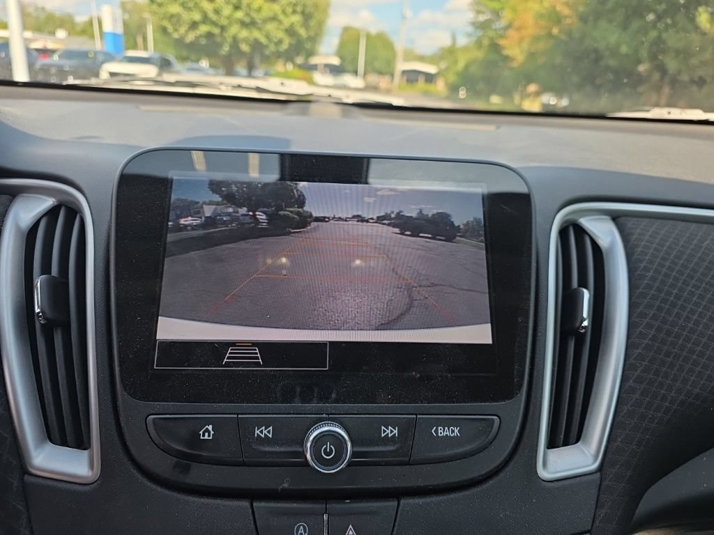 Used 2022 Chevrolet Malibu LS FWD image 19