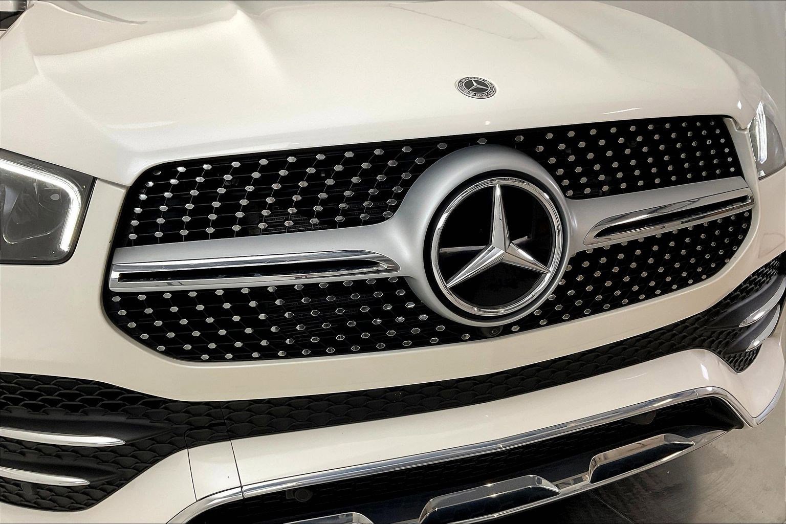 Certified 2022 Mercedes-Benz GLE 450 4MATIC w/ Revised AMG Line Exterior image 33