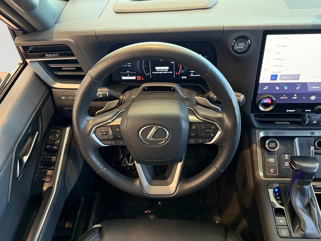 Used 2024 Lexus GX 550 w/ Accessory Package (2T) AWD/4WD image 18