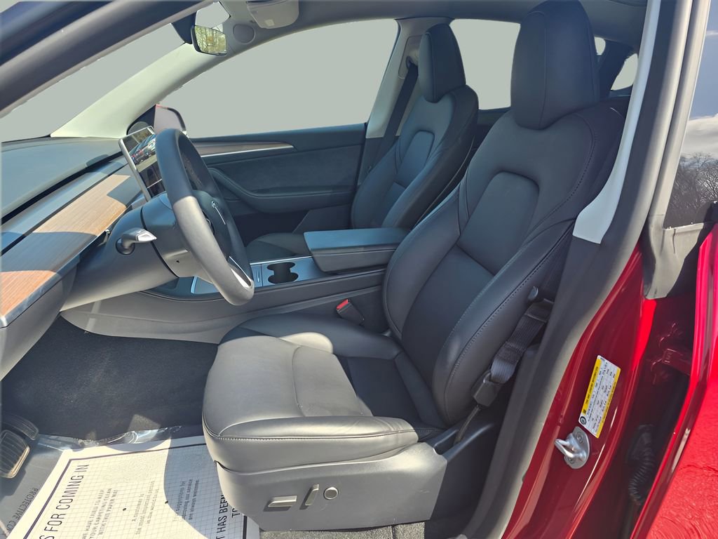 Used 2025 Tesla Model Y Long Range image 10