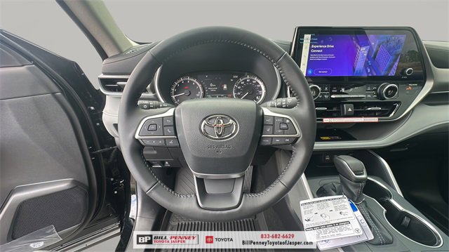 New 2026 Toyota Highlander XLE image 17