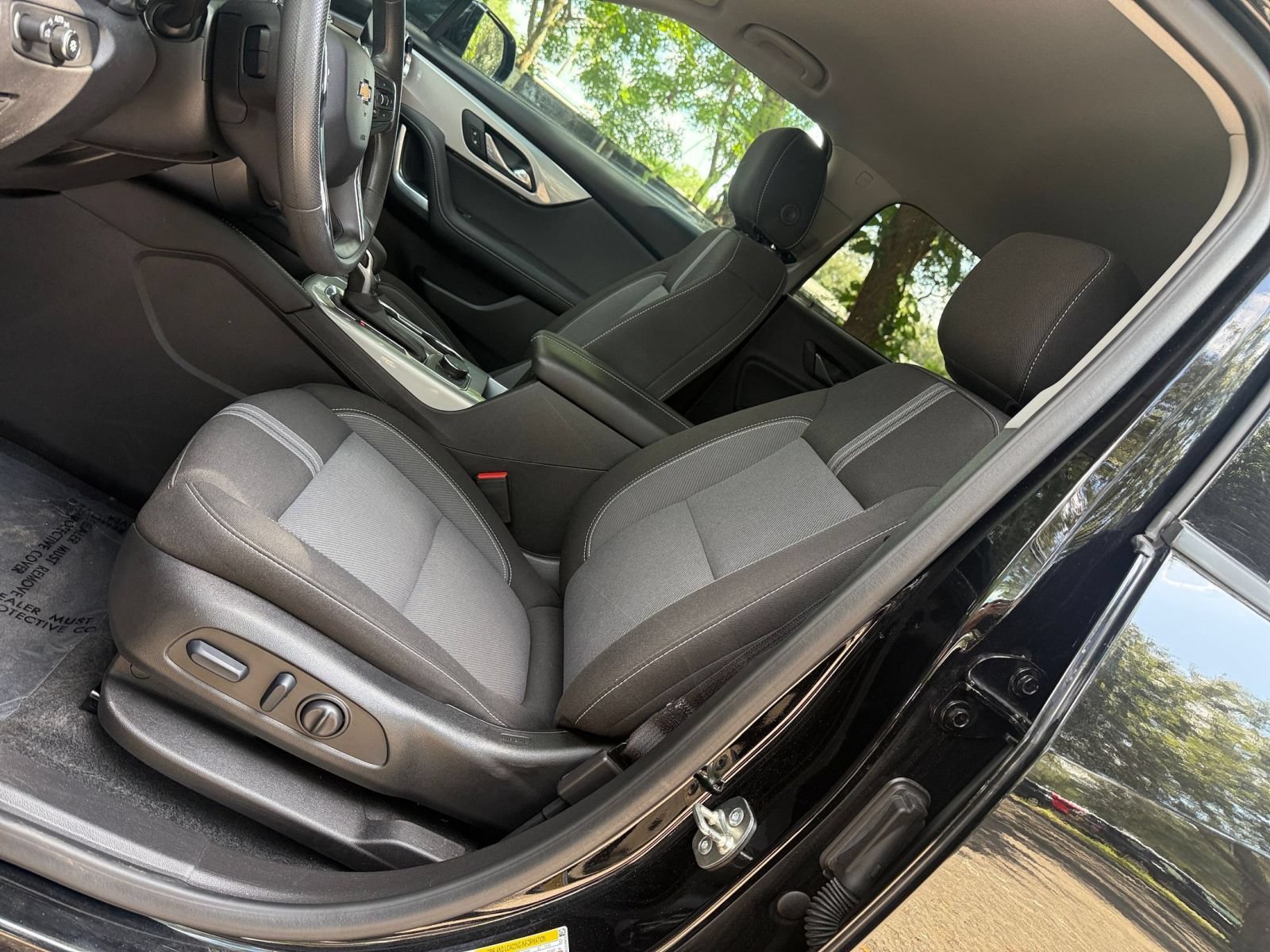 Used 2025 Chevrolet Blazer LT FWD image 24