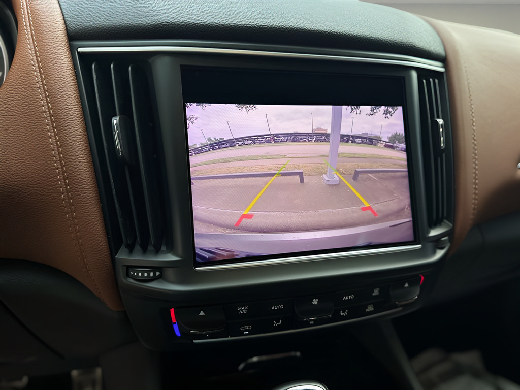 Used 2022 Maserati Levante GT AWD/4WD image 8
