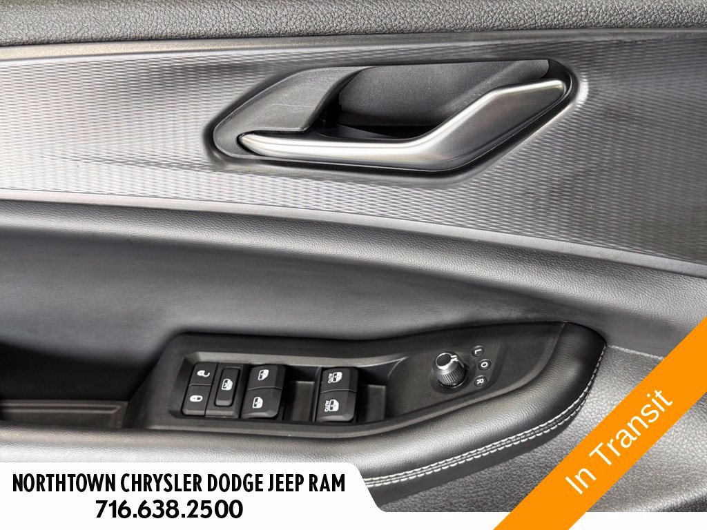 Used 2023 Jeep Grand Cherokee Altitude AWD/4WD image 32