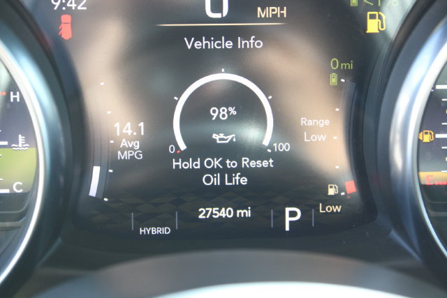 Used 2022 Jeep Wrangler Unlimited Sahara w/ Cold Weather Group AWD/4WD image 18