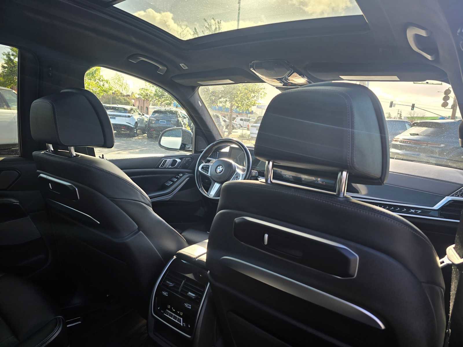 Used 2023 BMW X7 xDrive40i w/ M Sport Package image 15