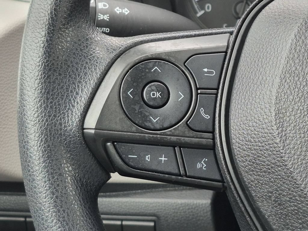 Used 2022 Toyota Corolla LE FWD image 16