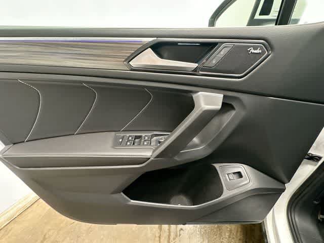 Used 2023 Volkswagen Tiguan SEL R-Line AWD/4WD image 18