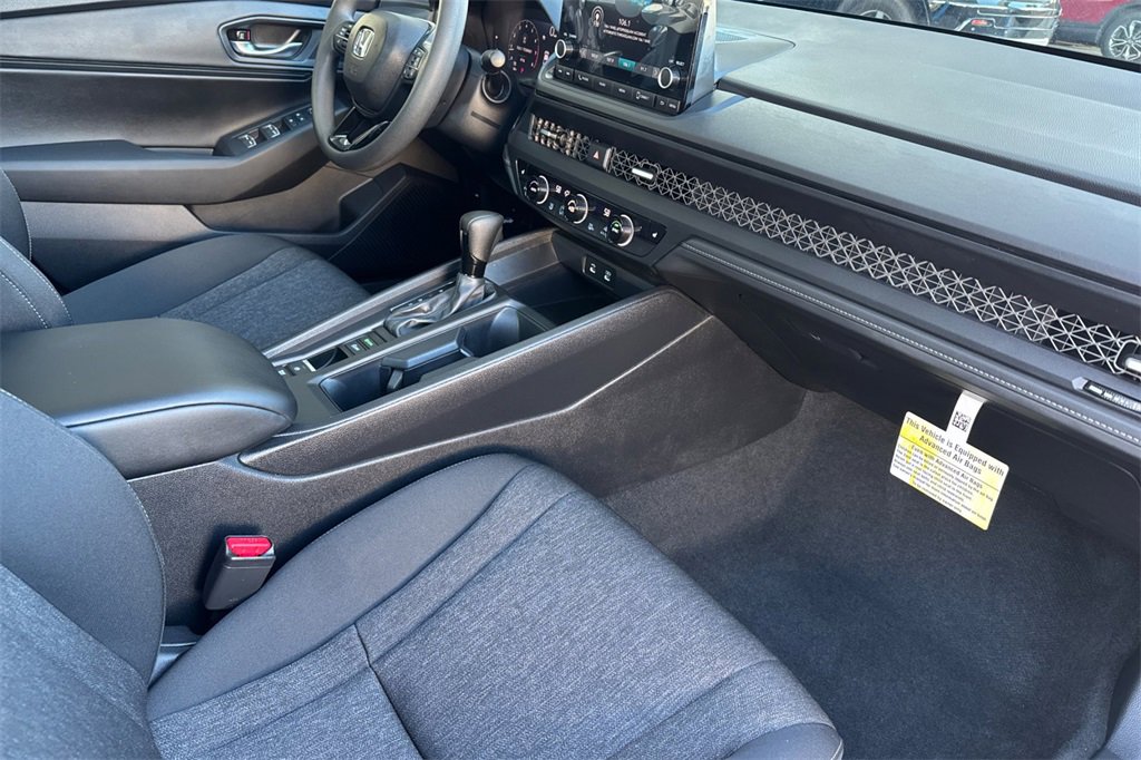 Used 2025 Honda Accord SE image 14