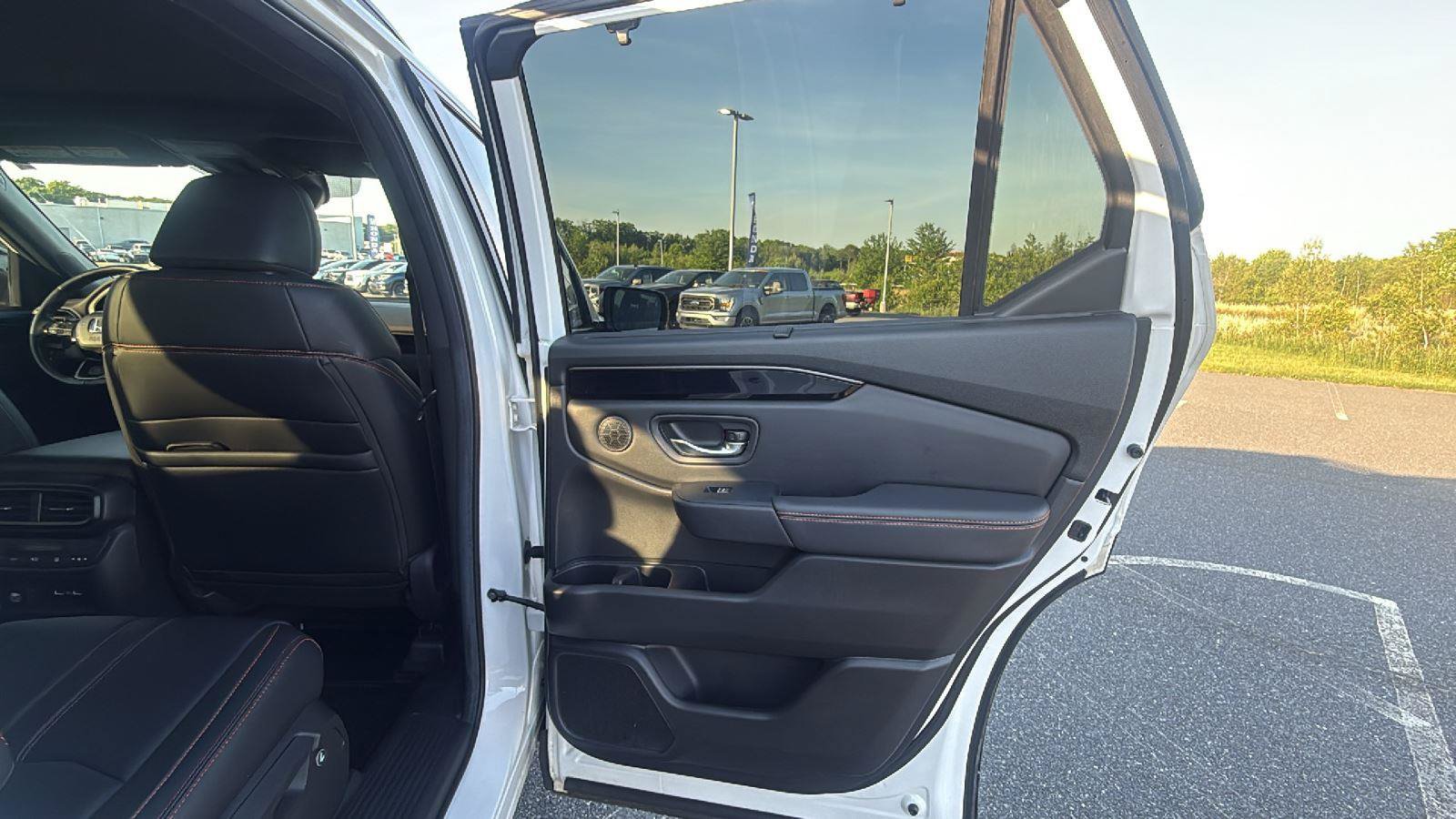 Used 2023 Honda Pilot TrailSport image 21