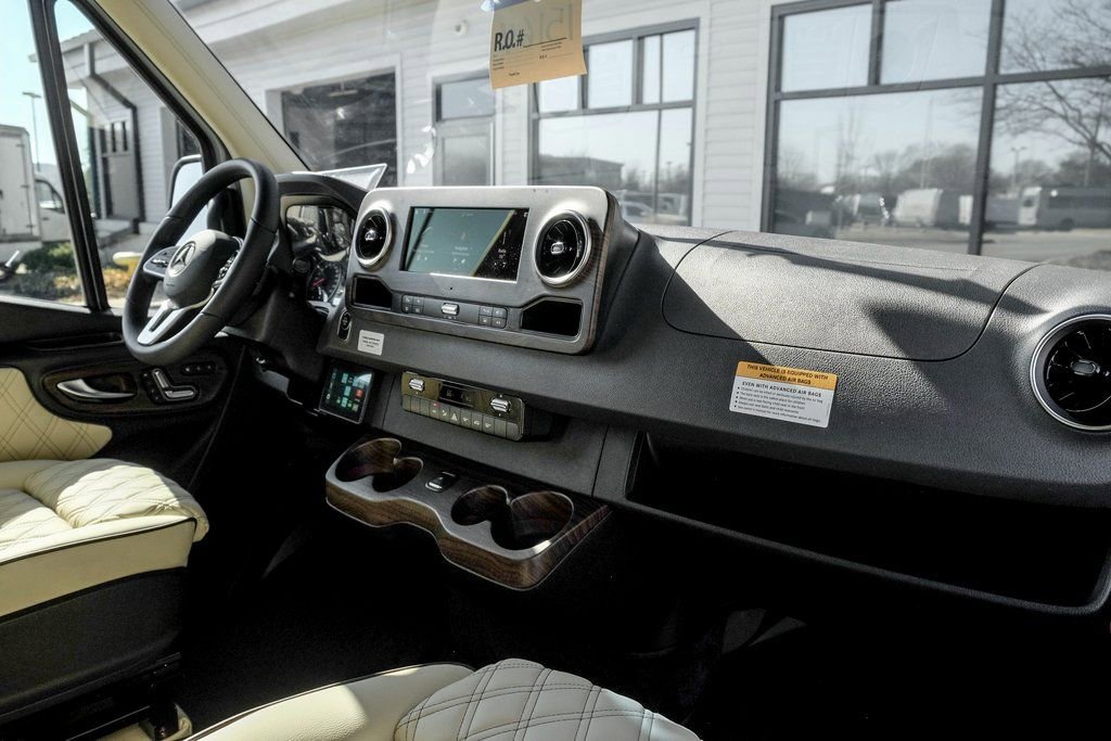 New 2024 Mercedes-Benz Sprinter 3500 image 33