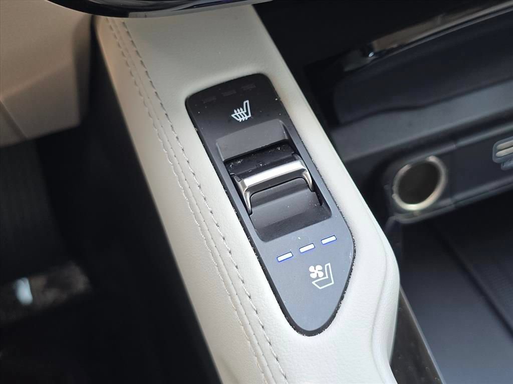 Certified 2023 Kia Telluride EX w/ EX Captain's Chair Package AWD/4WD image 20