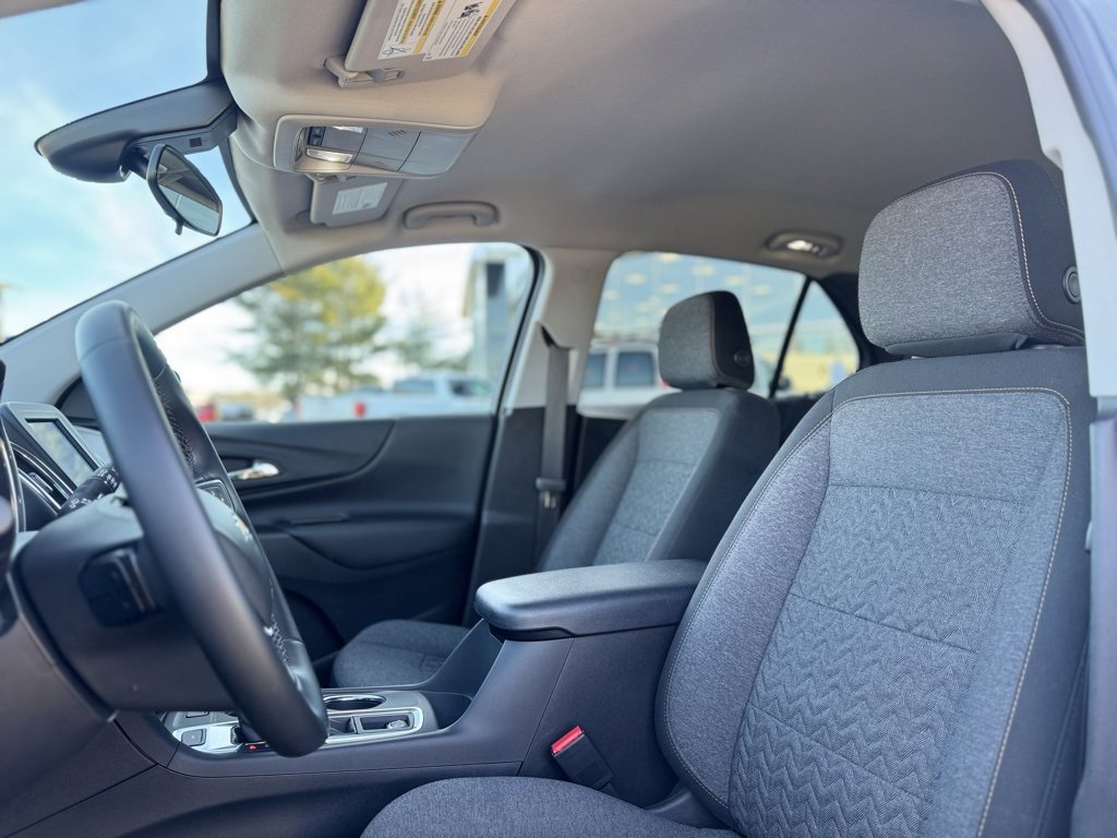 Used 2023 Chevrolet Equinox LT image 17