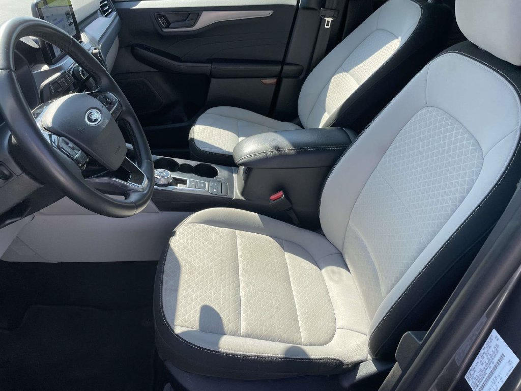 Certified 2024 Ford Escape Active w/ Cold Weather Package FWD image 13
