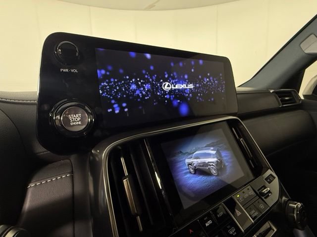 Used 2023 Lexus LX 600 F Sport w/ Accessory Package (Z1) AWD/4WD image 19