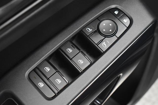 Certified 2025 Nissan Pathfinder SV FWD image 10