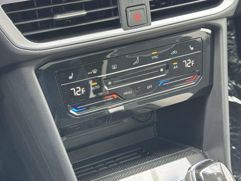 New 2025 Volkswagen Taos SE AWD/4WD image 21