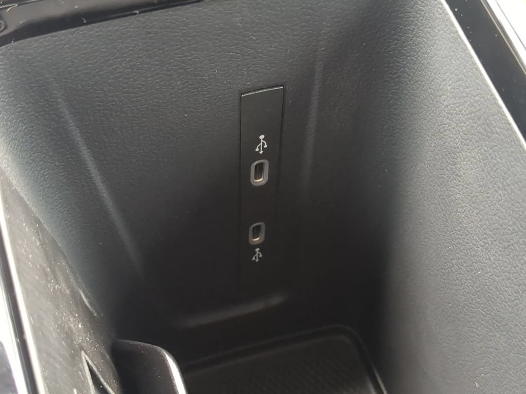 New 2026 Volkswagen Tiguan SEL R-Line AWD/4WD image 24