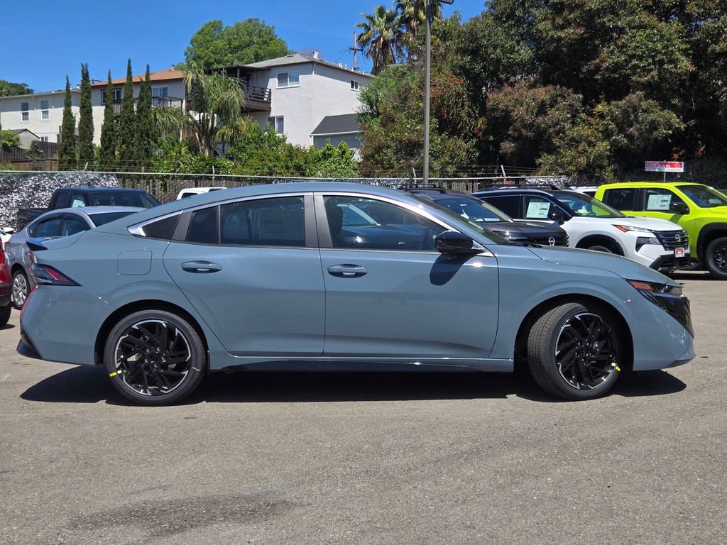 New 2026 Nissan Sentra SR w/ Floor Mat Package FWD image 3
