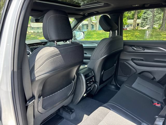 New 2026 Jeep Grand Cherokee Laredo X AWD/4WD image 9