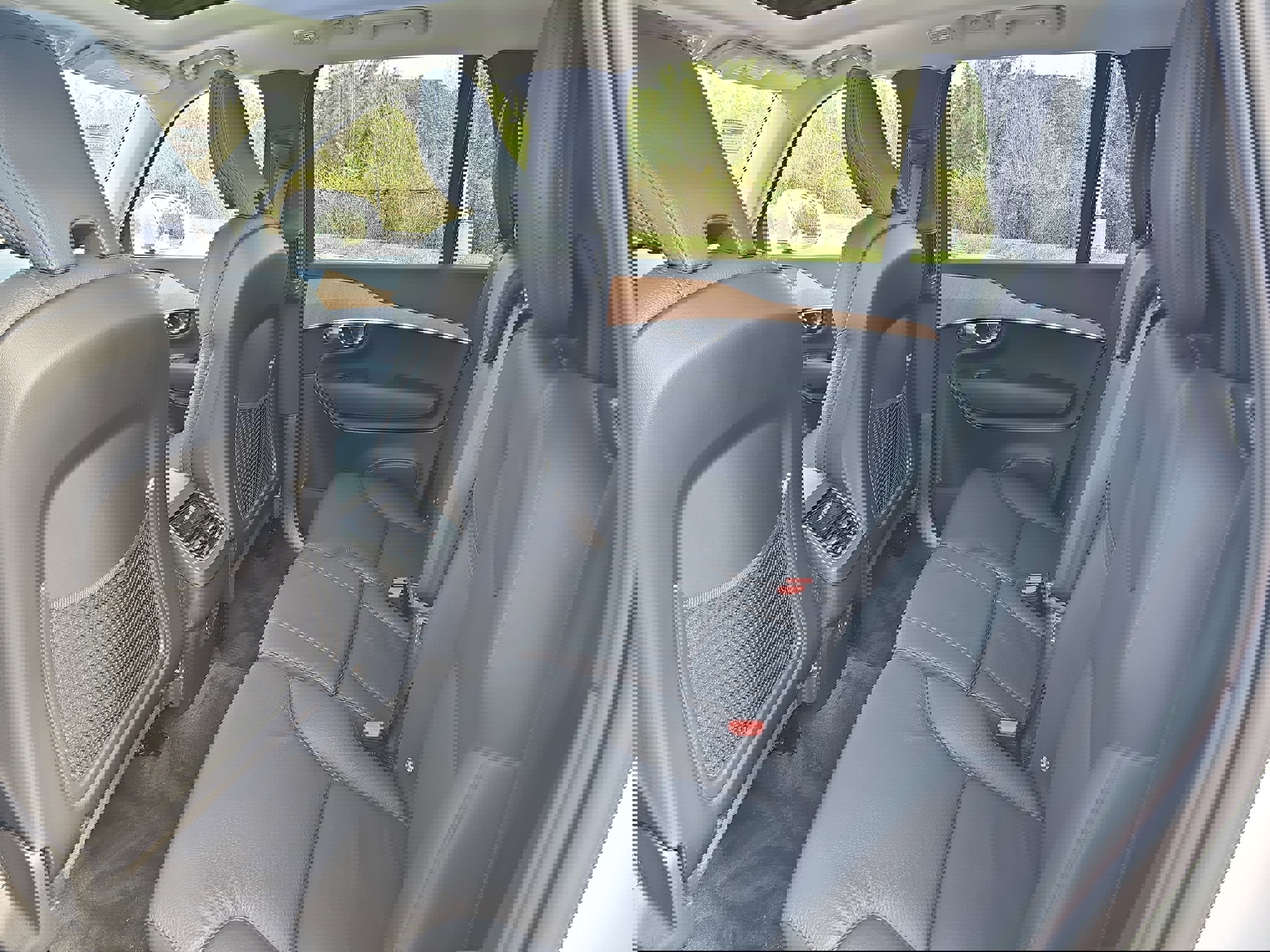 Used 2024 Volvo XC90 B6 Plus w/ Protection Package Premier image 15