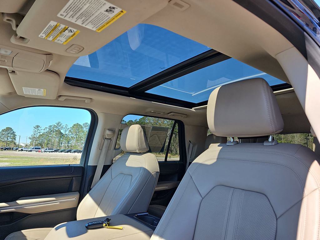 Used 2024 Ford Expedition Limited image 35
