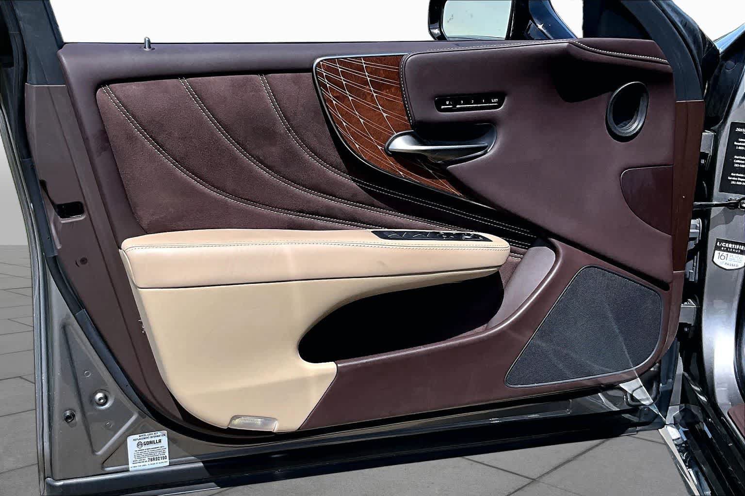 Used 2020 Lexus LS 500 w/ Interior Upgrade Package RWD image 20