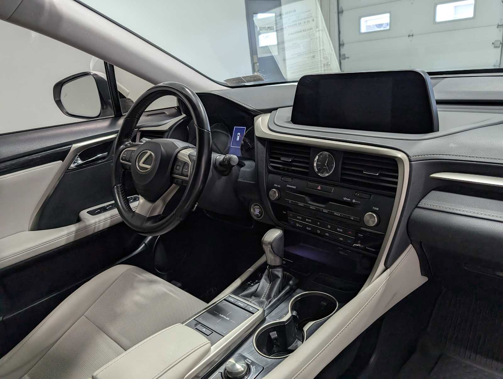 Used 2022 Lexus RX 350L AWD image 42