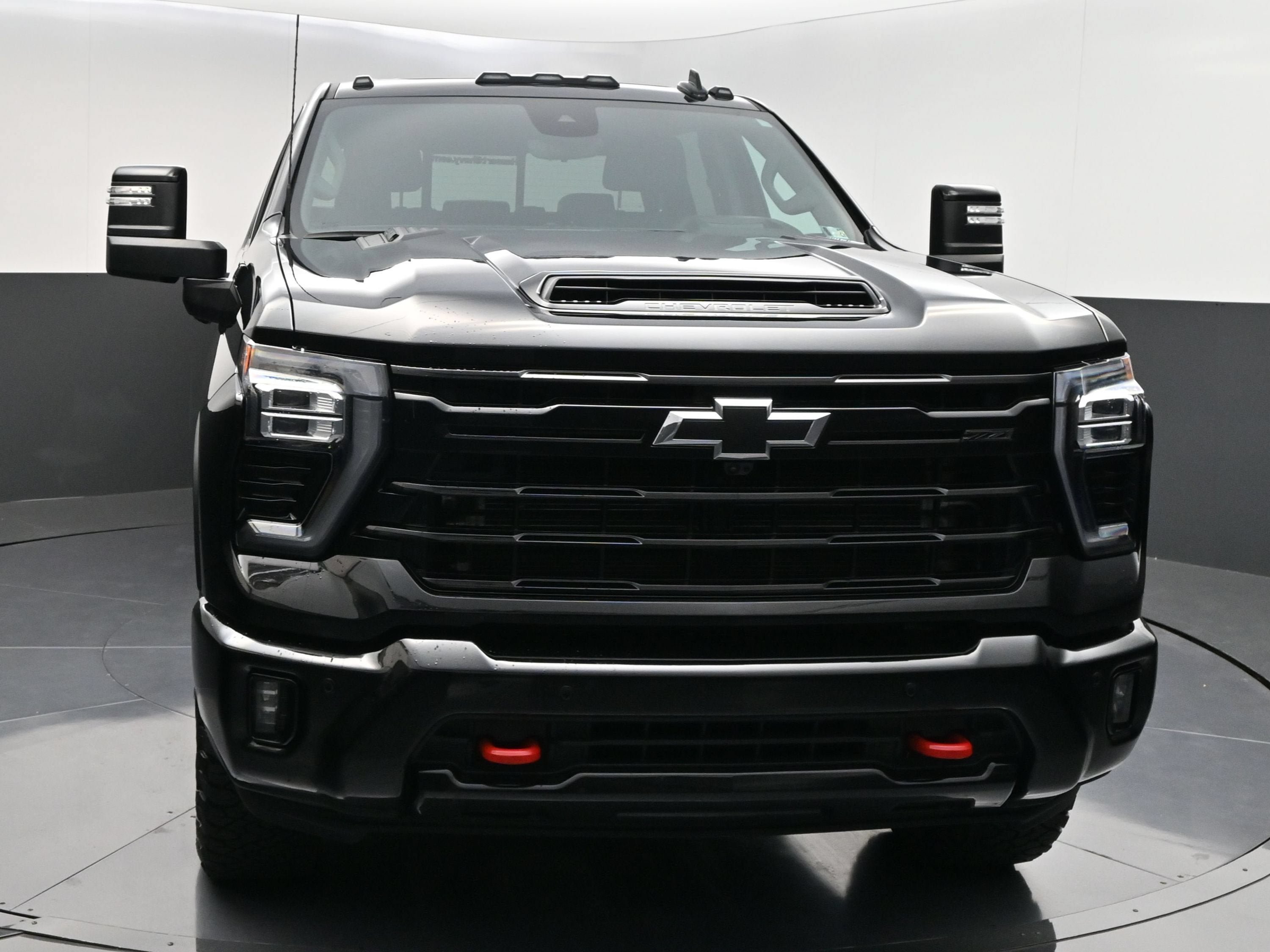 Used 2025 Chevrolet Silverado 2500 LTZ w/ Trail Boss Package AWD/4WD image 3