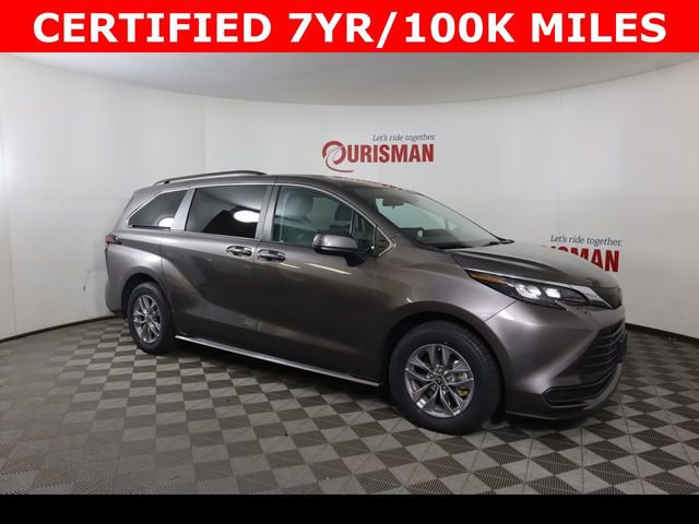 Used 2024 Toyota Sienna LE image 10