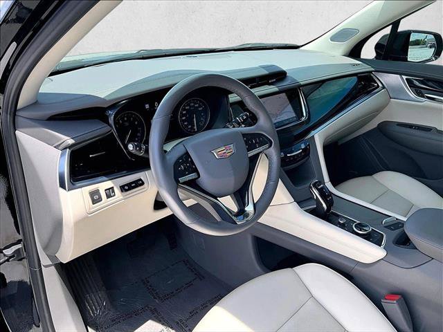 Certified 2025 Cadillac XT6 Premium Luxury w/ Technology Package FWD image 14