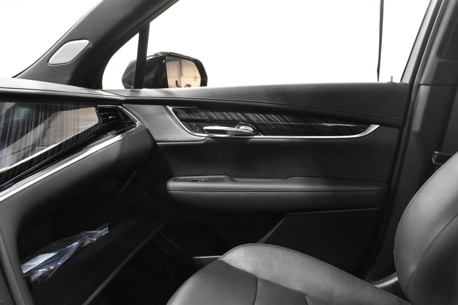Certified 2024 Cadillac XT6 Premium Luxury FWD image 22