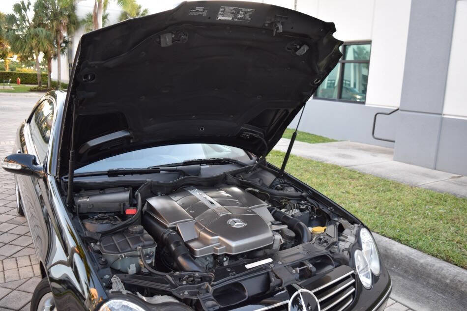 Used 2003 Mercedes-Benz CLK 55 AMG Coupe image 90