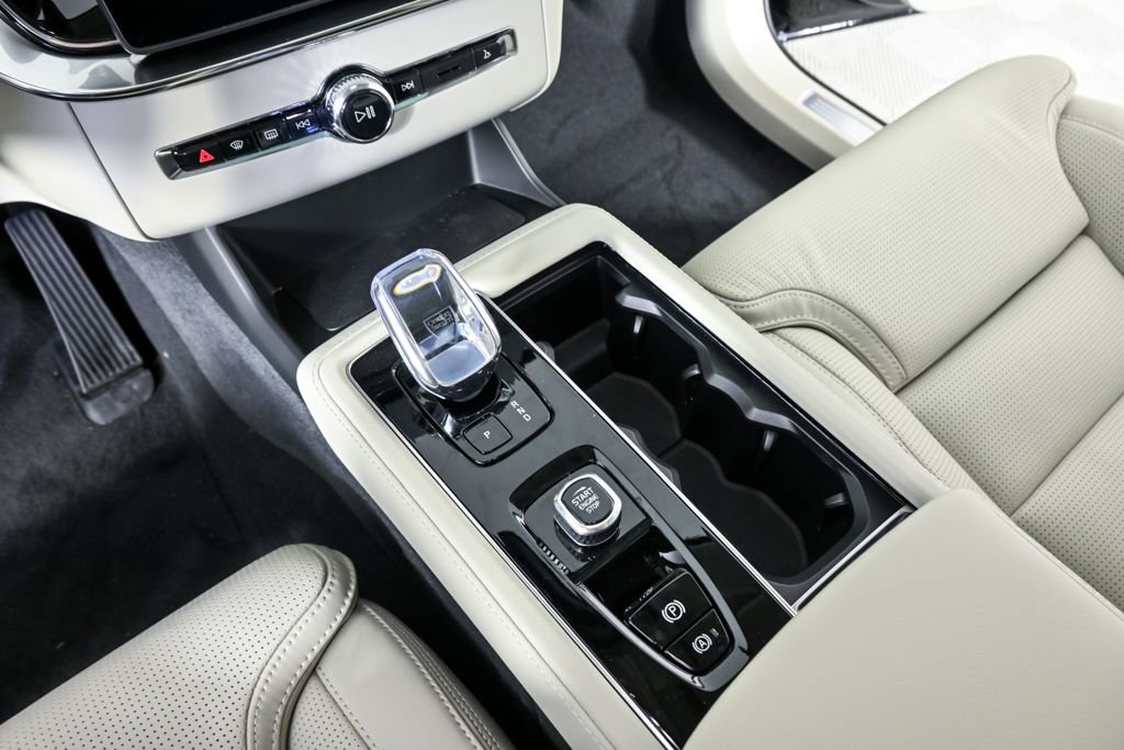 New 2026 Volvo XC90 B6 Ultra w/ Protection Package Premier AWD/4WD image 17