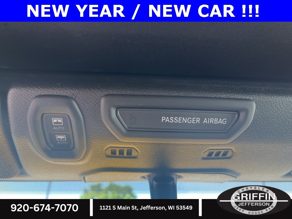 Used 2019 Jeep Wrangler Unlimited Sahara image 16