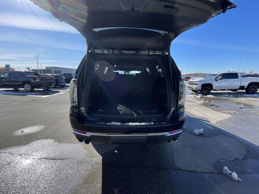New 2026 Chevrolet Suburban Premier image 20