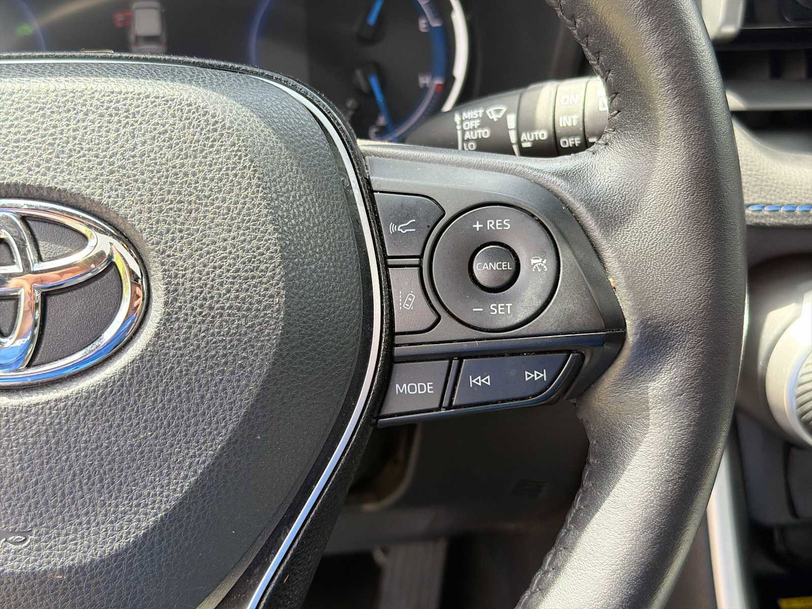 Used 2021 Toyota RAV4 XSE AWD/4WD image 22