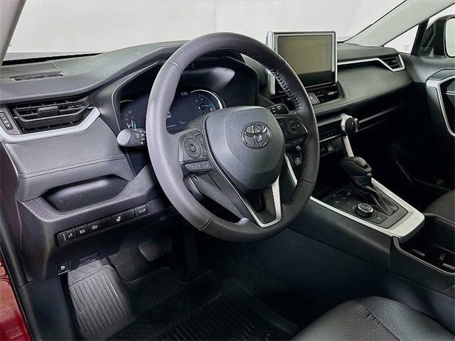 Used 2024 Toyota RAV4 XLE w/ Convenience Package image 9