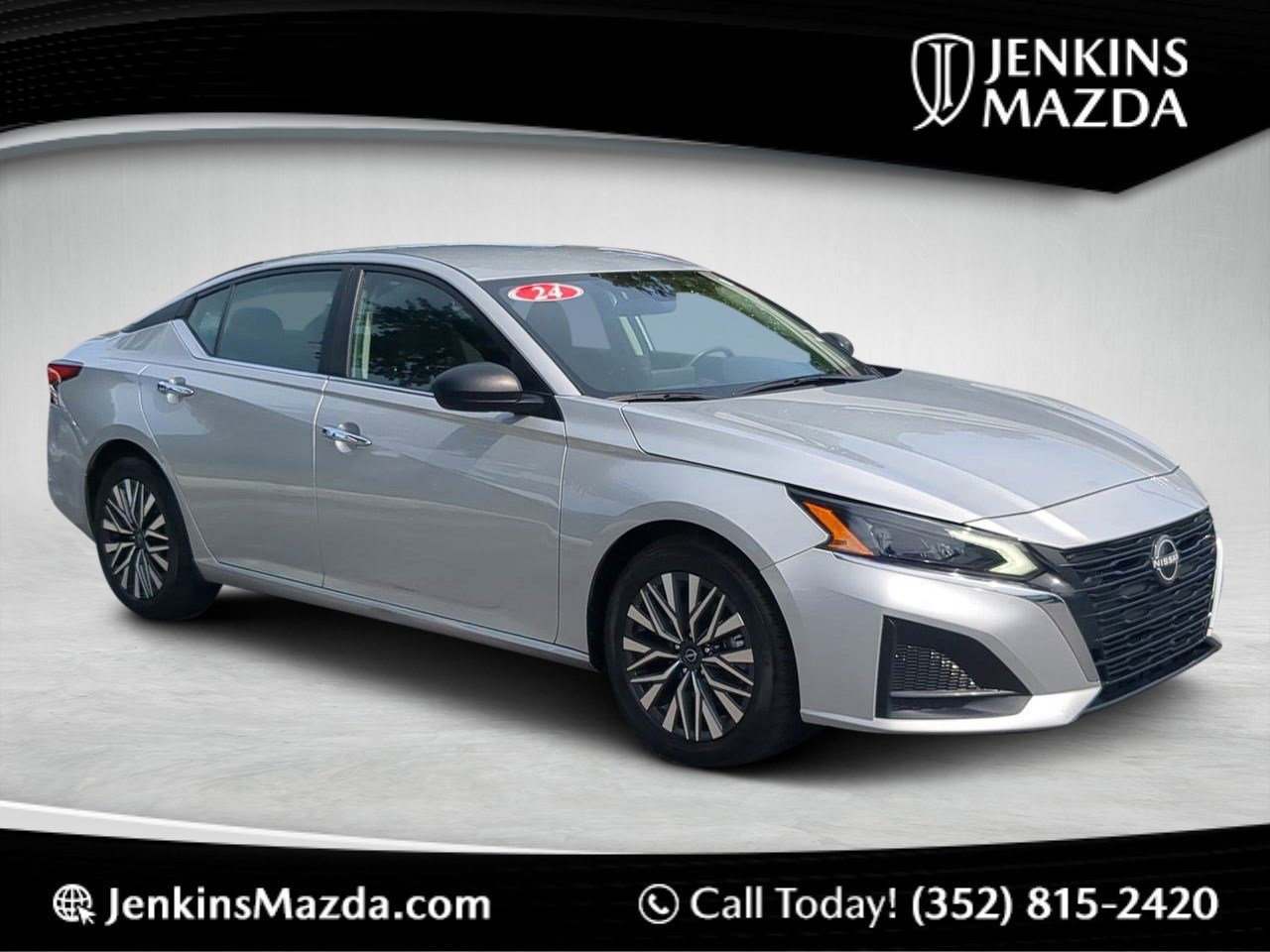 Used 2024 Nissan Altima 2.5 SV image 1