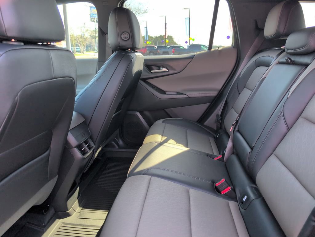 New 2026 Chevrolet Equinox LT w/ Convenience Package II FWD image 33