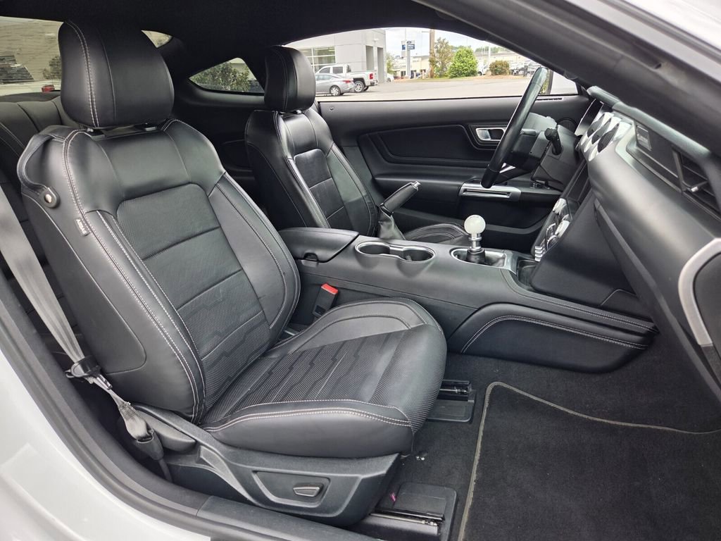 Used 2022 Ford Mustang GT Premium w/ Equipment Group 401A RWD image 16