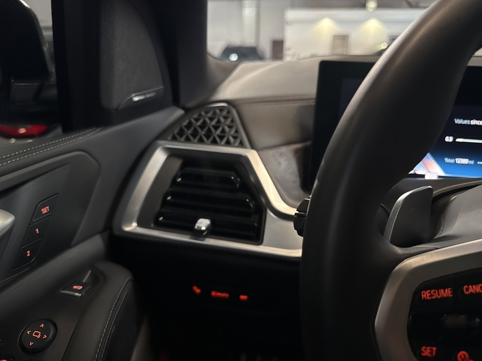 Used 2024 BMW X5 xDrive40i w/ M Sport Package image 39