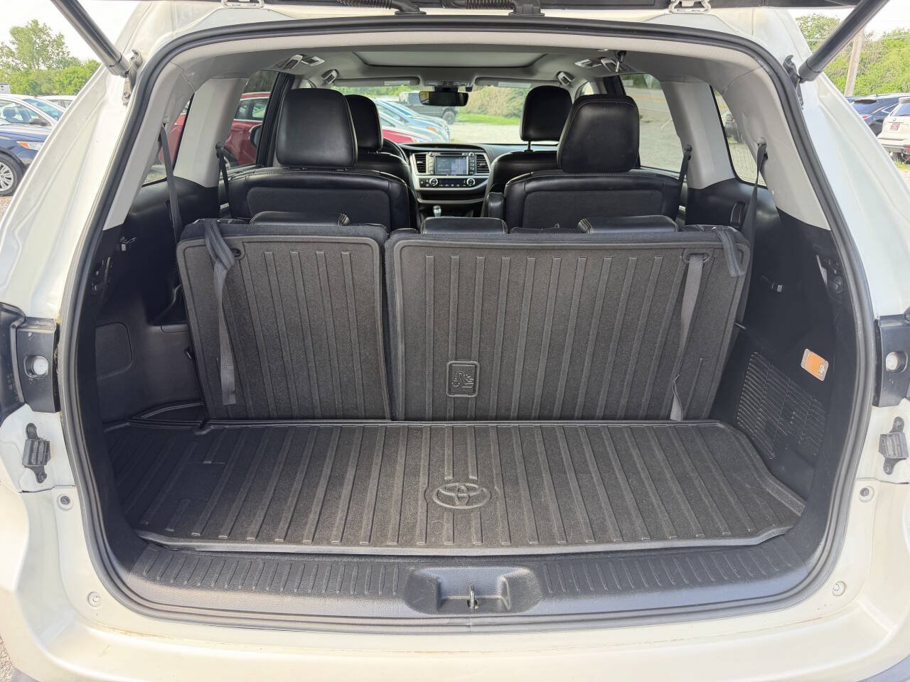 Used 2017 Toyota Highlander Limited Platinum FWD image 19