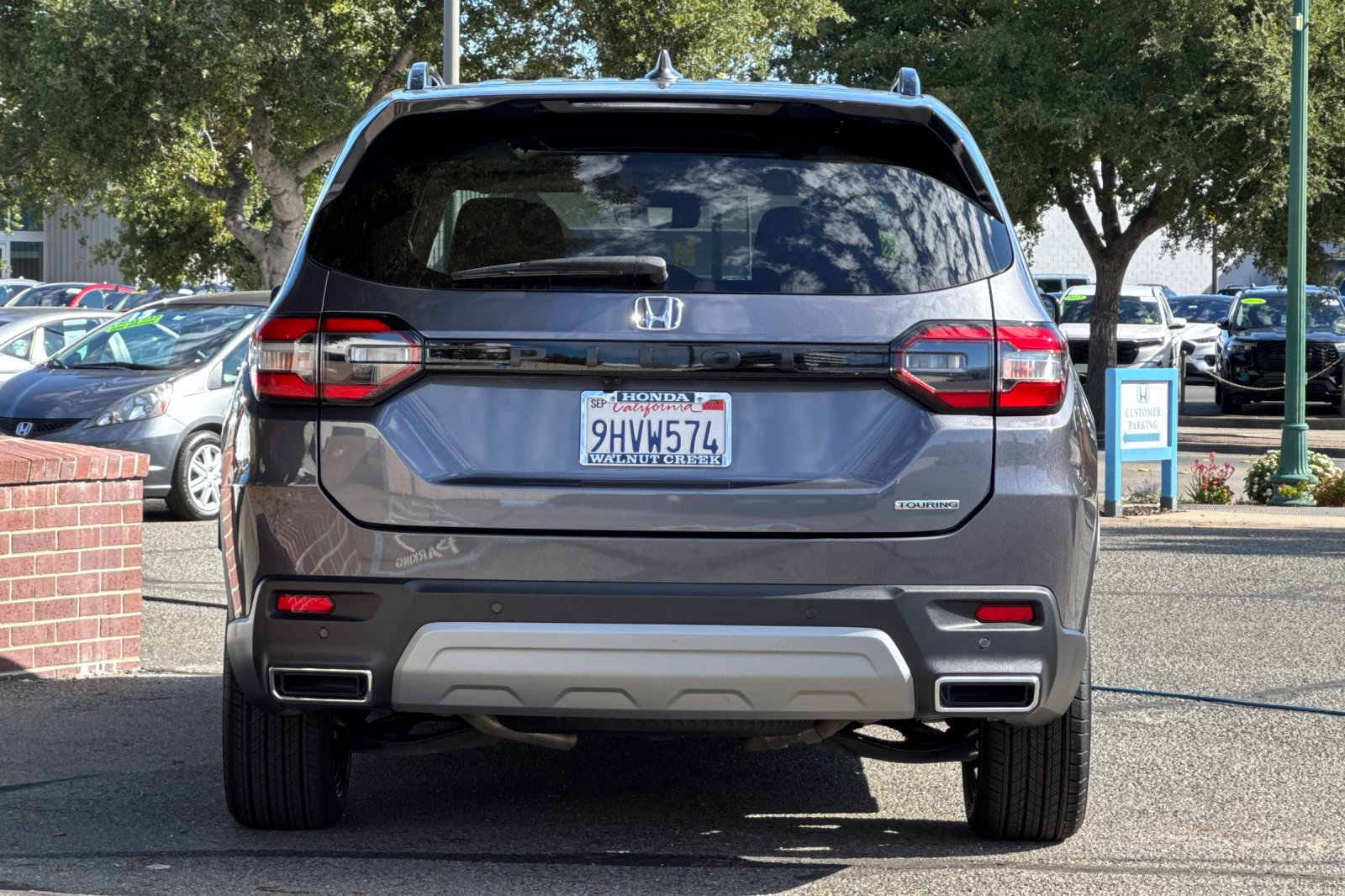 Used 2023 Honda Pilot Touring image 5