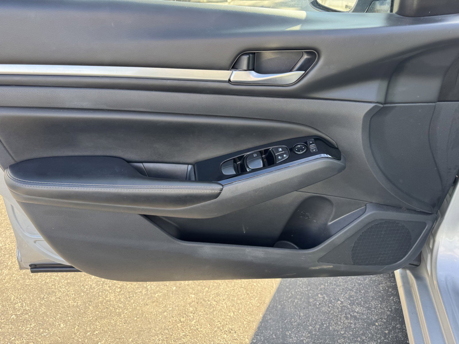 Used 2023 Nissan Altima 2.5 SV image 13