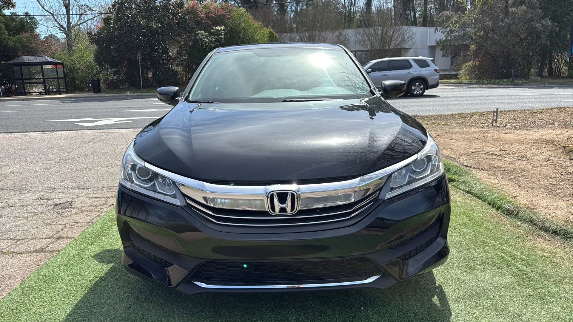 Used 2017 Honda Accord LX image 2
