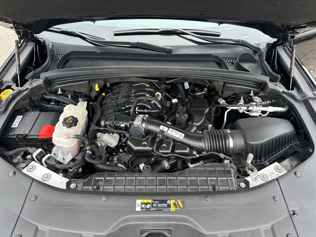 Used 2023 Jeep Grand Cherokee Laredo w/ Luxury Tech Group I image 32